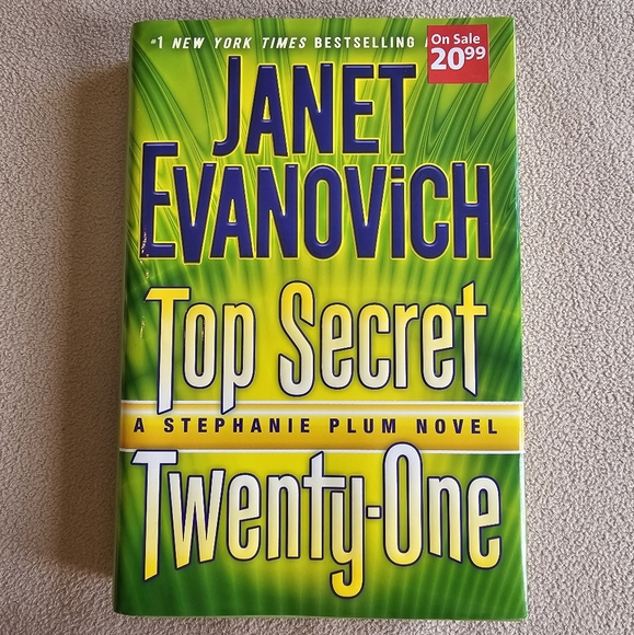 Janet Evanovich Top Secret Twenty-One: A Stephanie Plum‎ Novel Hardback - Picture 1 of 4
